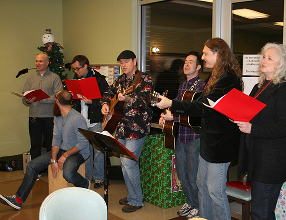 Saxony Coordinates Special Christmas Program for Families at Alternatives Inc. 